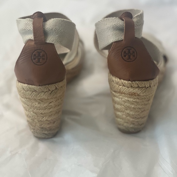 TORY BURCH Cream Wedge Sandals - Picture 8 of 16